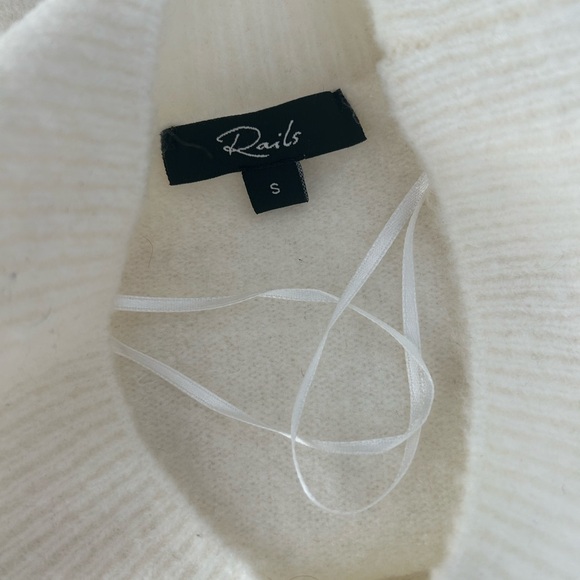 Rails - kana star print sweater. Soooo comfy. Only worn 1 time - Picture 4 of 4